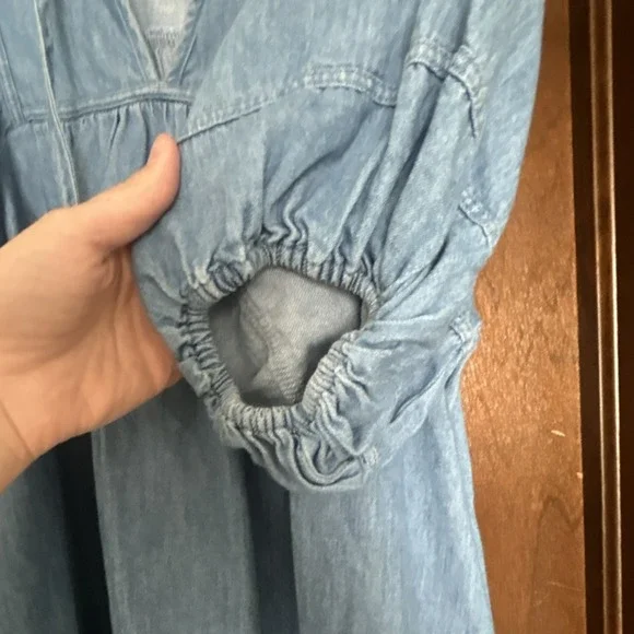 Old Navy Blue Denim Shift Dress M Puff Sleeve V-Neck Knee Length Tie Ruffle - Picture 4 of 7